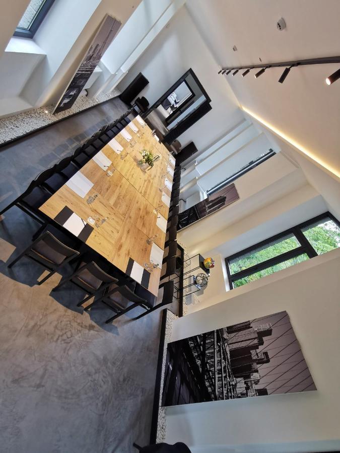 The Wise House Hotel Hastiere-par-dela Eksteriør billede